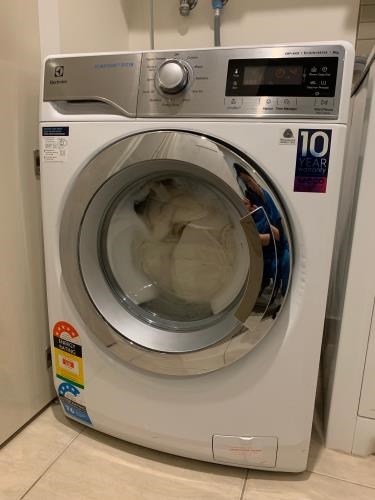 Second-hand Electrolux 9kg Front Load Washing Machine