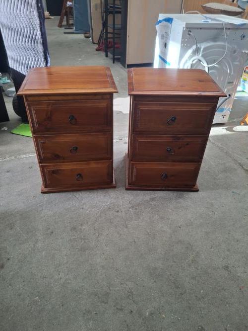 Second-hand Set of 2 Bedside Tables