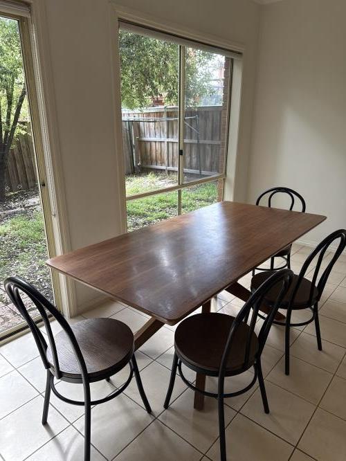 Second-hand Dining Table with 4 Chairs