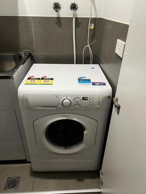 Second-hand Ariston 7.5kg / 4.5kg Washer-Dryer Combo