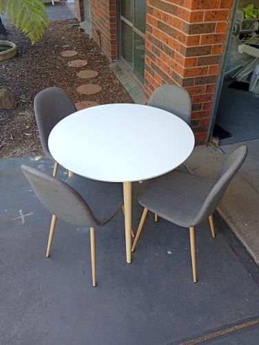 Second-hand Dining Table with 4 Chairs