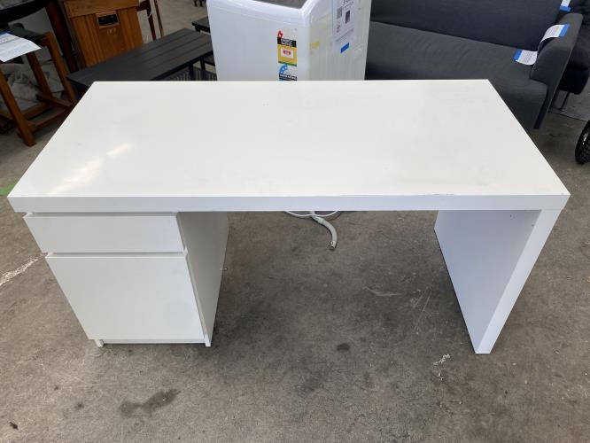 Second-hand IKEA Desk