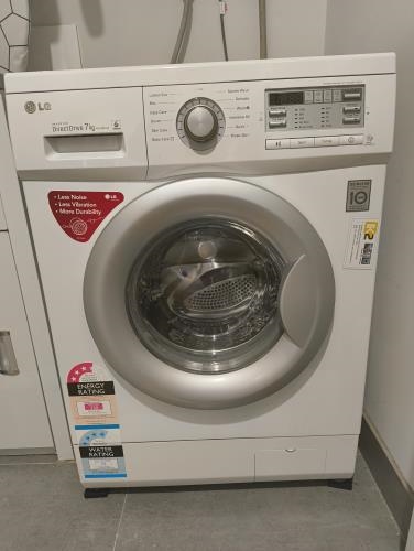 Second-hand LG 7kg Front Load Washing Machine