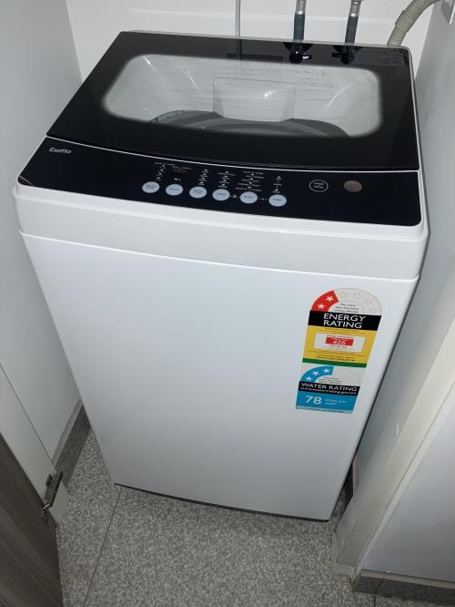 Second-hand Esatto 5.5kg Top Load Washing Machine