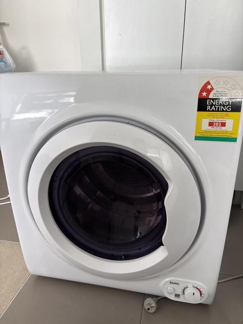 Second-hand Esatto 4.5kg Dryer