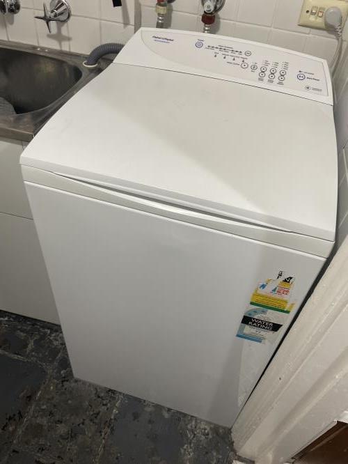 Second-hand Fisher & Paykel 5.5kg Top Load Washing Machine