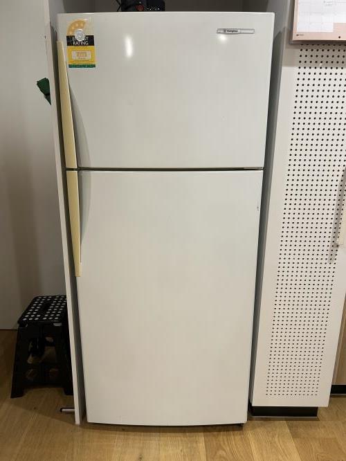 Second-hand Westinghouse 420L Top Mount Fridge