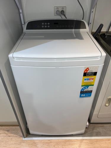Second-hand Fisher & Paykel 7kg Top Load Washing Machine