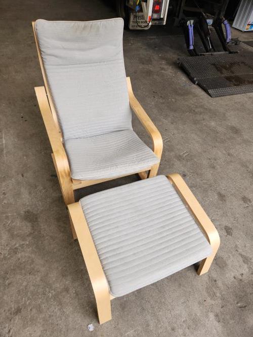 Second-hand Rocking Chair with Foot Rest