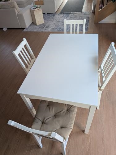 Second-hand Dining Table with 4 Chairs