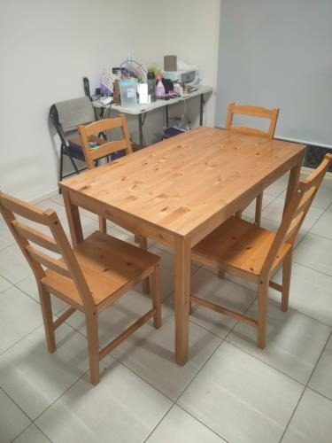 Second-hand Dining Table with 4 Chairs