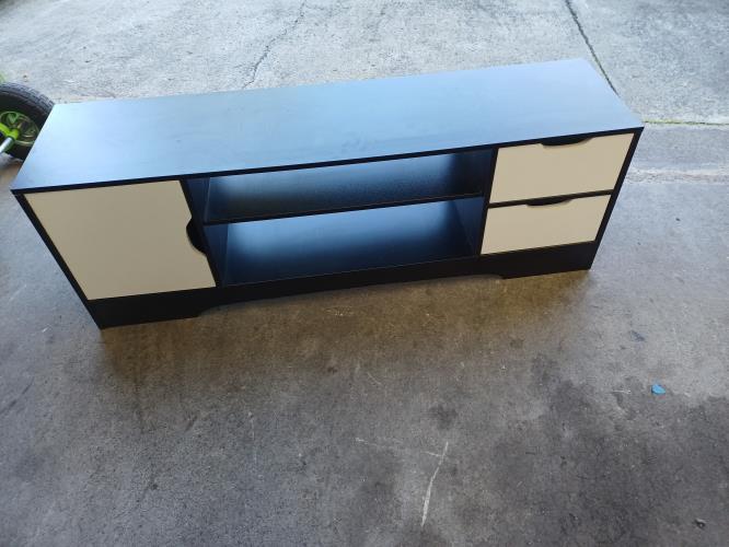 Second-hand Entertainment Unit