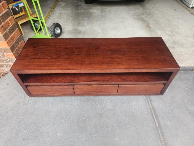 Second-hand Entertainment Unit