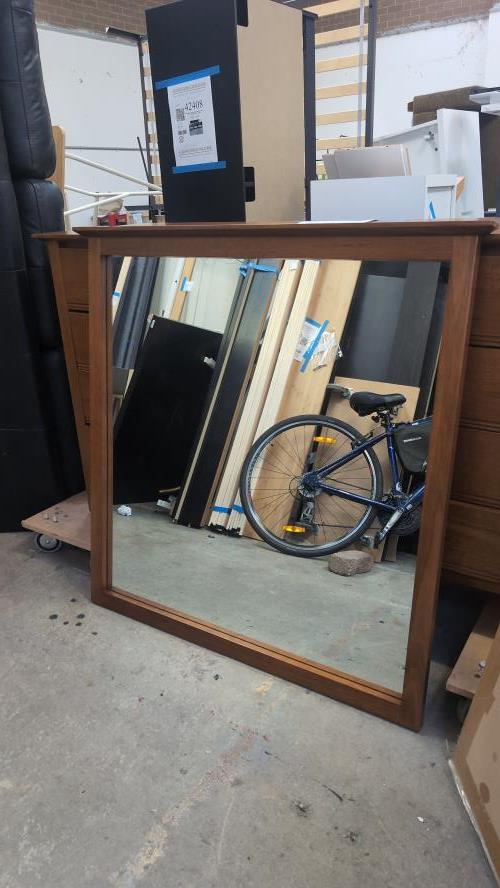 Second-hand Mirror