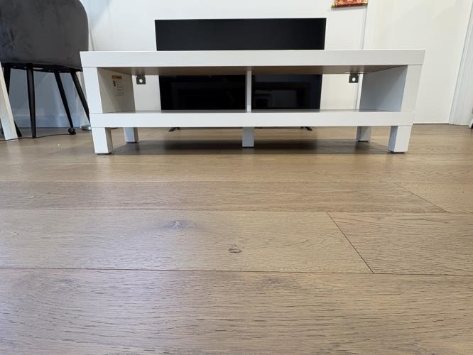 Second-hand TV Stand