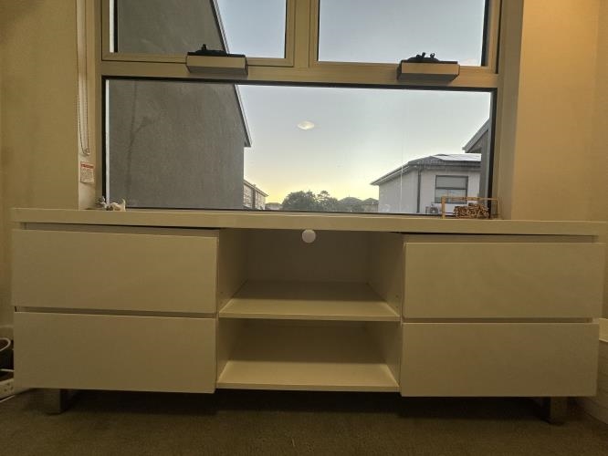 Second-hand Entertainment Unit