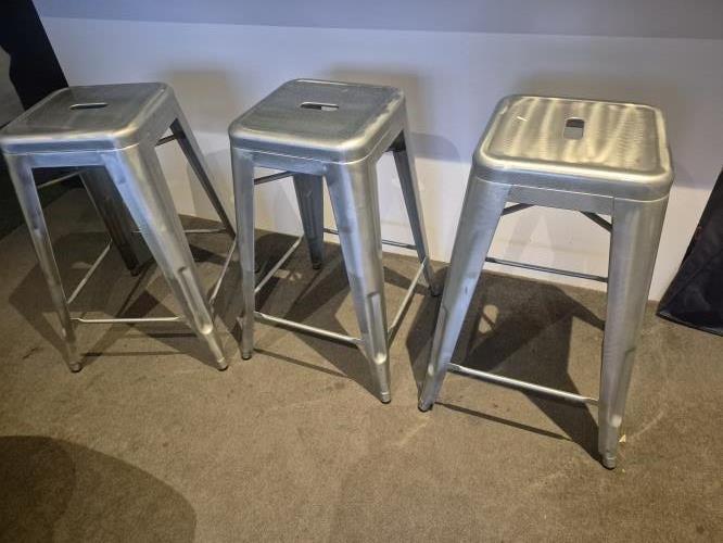 Second-hand Set of 3 Metal Bar Stools