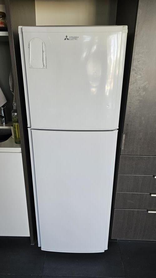 Second-hand Mitsubishi 260L Top Mount Fridge