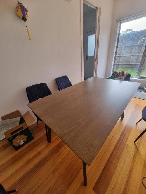 Second-hand Dining Table (no chairs)