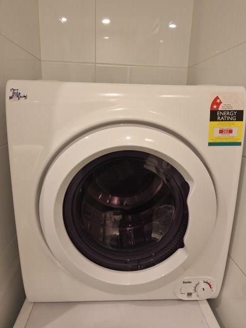 Second-hand Esatto 4.5kg Dryer