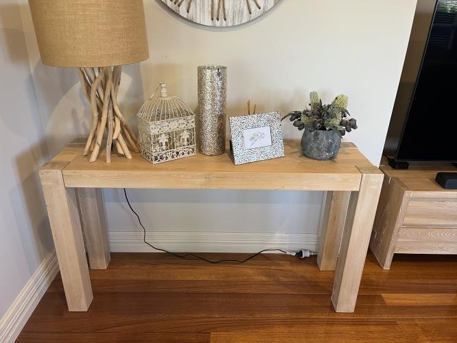 Second-hand Hall Table