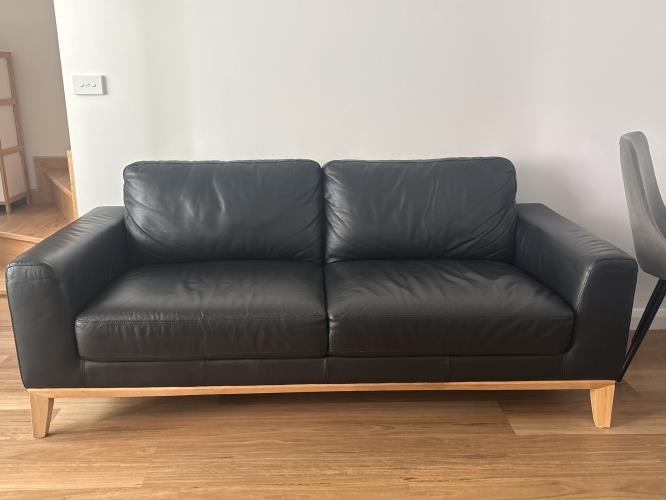 Second-hand Stunning Sofa