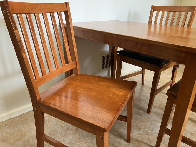 Second-hand Dining Table with 4 Chairs - Photo 10)