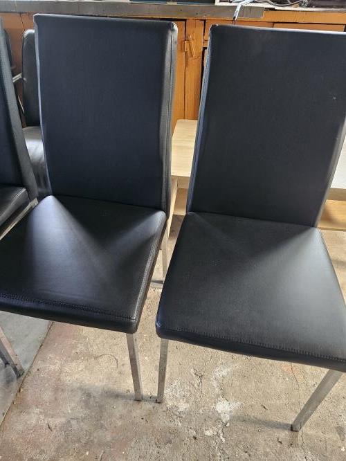Second-hand Glass Dining Table with 5 Chairs - Photo 10)