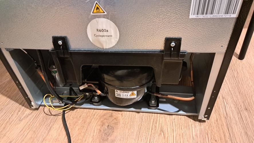 Second-hand Hisense 179L Bar Fridge - Photo 10)