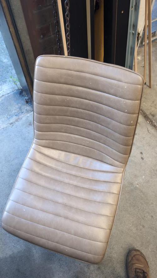 Second-hand Dining Table with 6 Chairs - Photo 11)