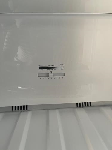 Second-hand Hisense 205L Top Mount Fridge - Photo 11)