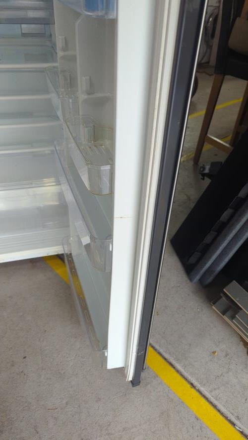 Second-hand Mitsubishi 260L Top Mount Fridge - Photo 12)