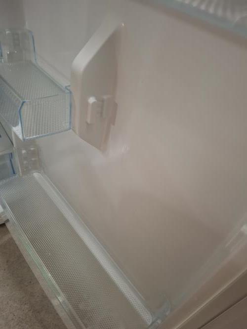 Second-hand Chiq 216L Top Mount Fridge - Photo 12)