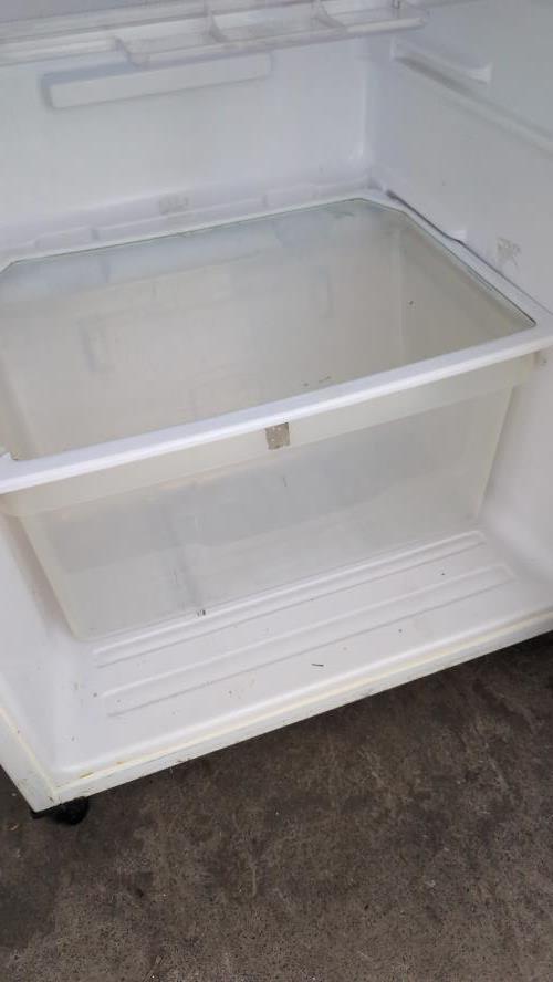 Second-hand Mitsubishi 260L Top Mount Fridge - Photo 12)