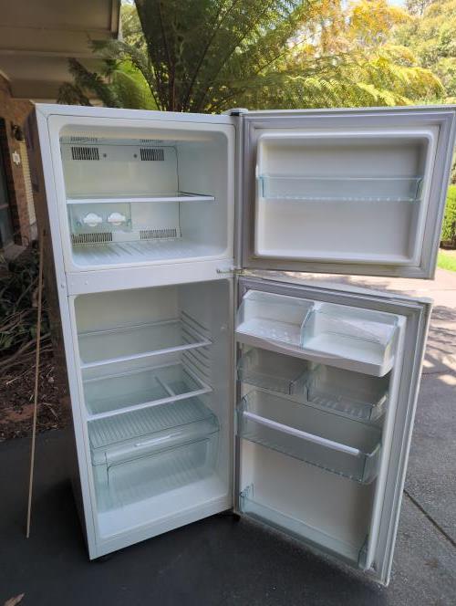 Second-hand Westinghouse 280L Top Mount Fridge - Photo 15)