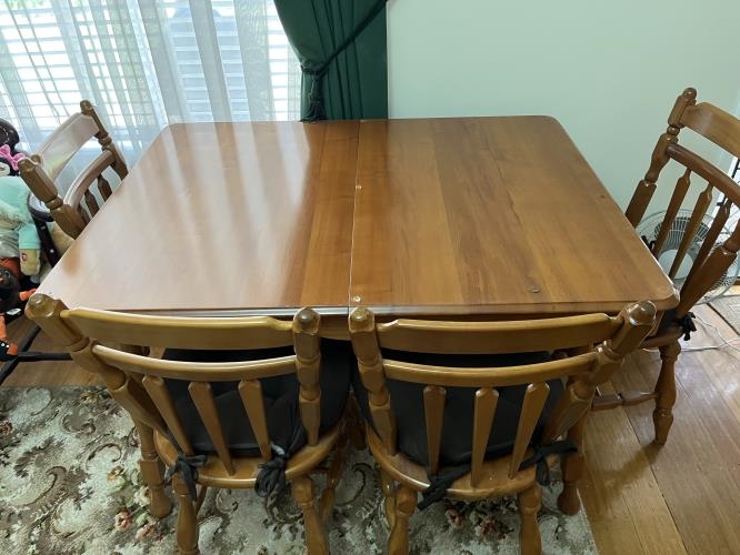 Second-hand Extendable Dining Table with 4 Chairs - Photo 17)