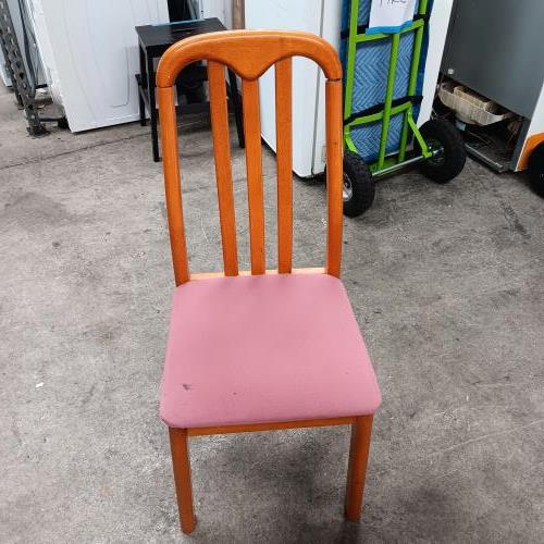 Second-hand Dining Table with 3 Chairs - Photo 19)