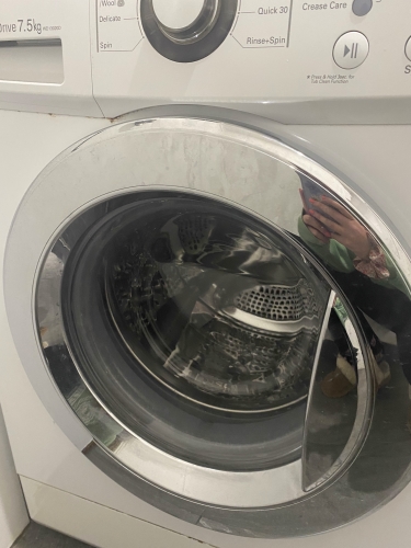 Second-hand LG 7.5kg Front Load Washing Machine - Photo 2)