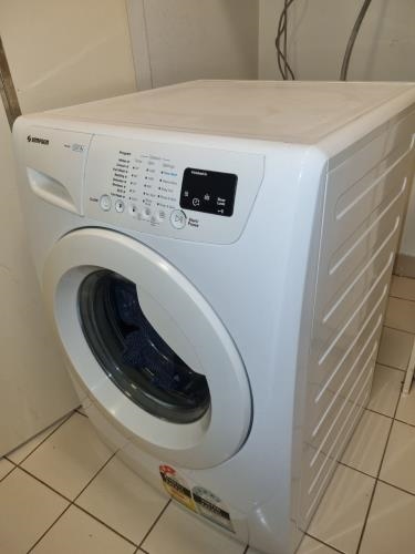 Second-hand Simpson 8kg Front Load Washing Machine - Photo 2)