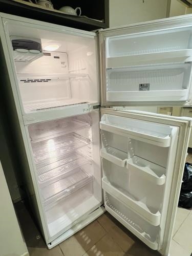 Second-hand LG 393L Top Mount Fridge - Photo 2)