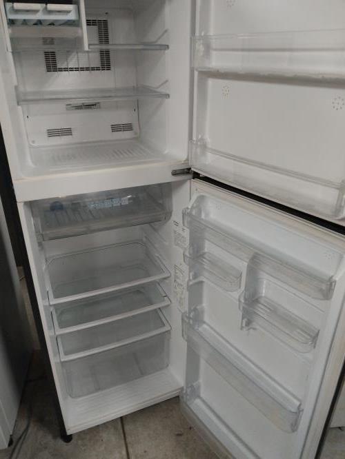 Second-hand Mitsubishi 260L Top Mount Fridge - Photo 2)