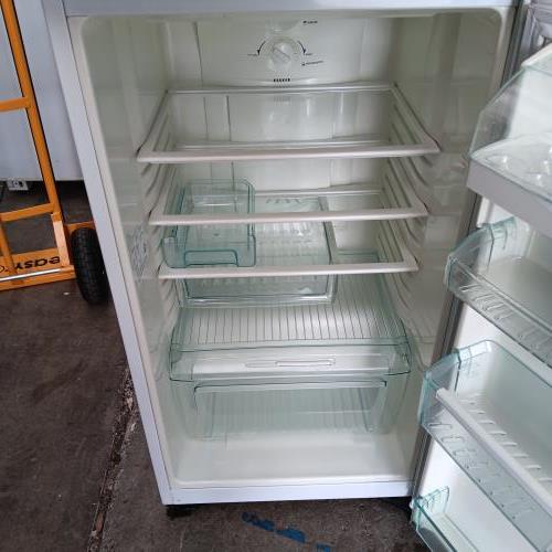 Second-hand Westinghouse 300L Top Mount Fridge - Photo 2)