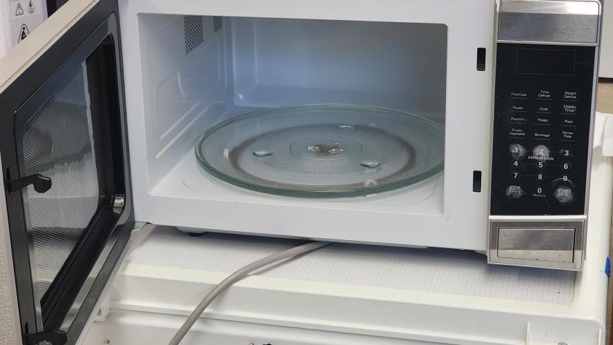 Second-hand Homemaker Microwave - Photo 2)