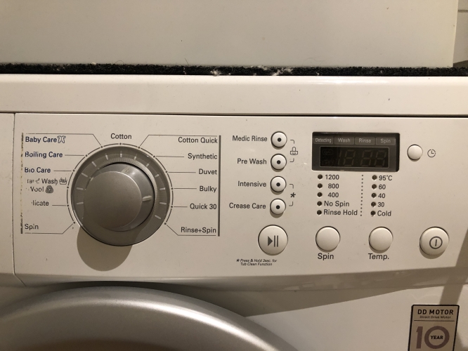 Second-hand LG 7.5kg Front Load Washing Machine - Photo 2)