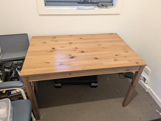 Second-hand Dining Table with 4 Chairs - Photo 2)