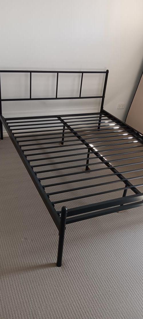 Second-hand Double Bed Frame - Photo 2)