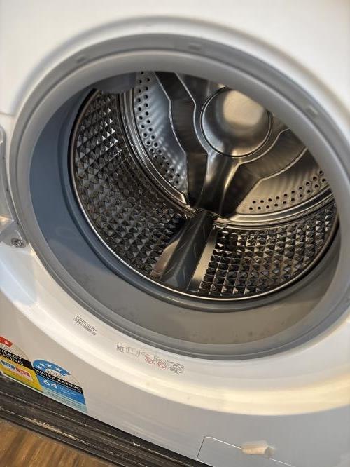 Second-hand Samsung 7.5kg Front Load Washing Machine - Photo 2)