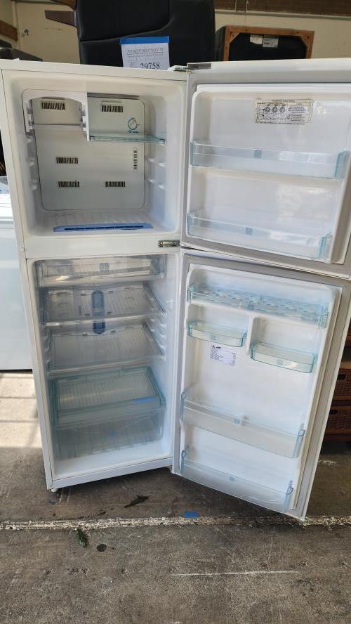 Second-hand Samsung 228L Top Mount Fridge - Photo 2)