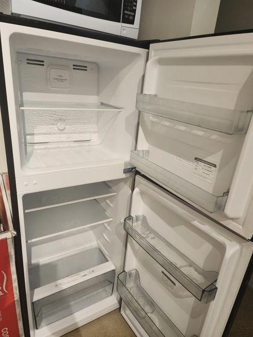 Second-hand TCL 197L Top Mount Fridge - Photo 2)