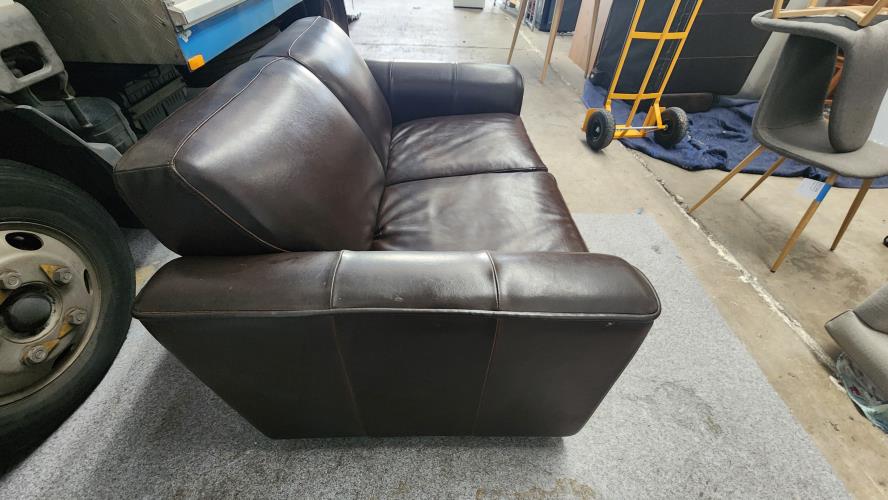 Second-hand Sofa - Photo 2)